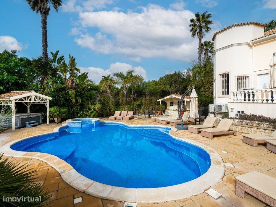 Deslumbrante Villa com 7 Quartos