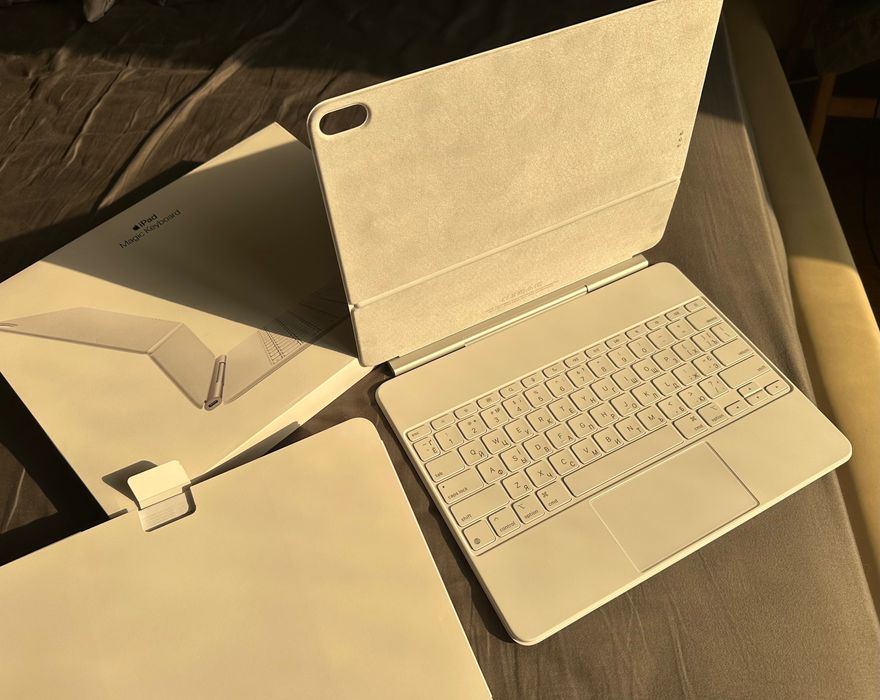 iPad 13 / iPad Air 13 Magic Keyboard MDFW4LL/A Model A3340