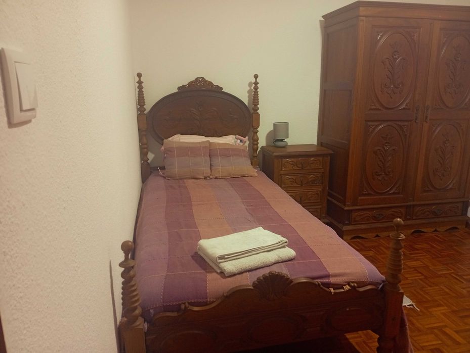 Arrenda-se quarto para estudantes em T4 na Prelada