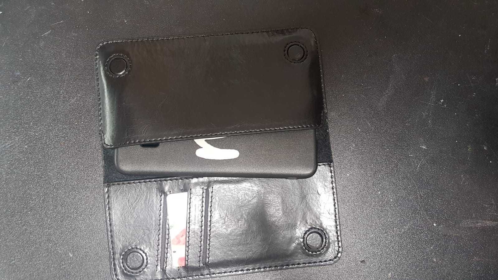 Skórzane etui na telefon i karty płatnicze