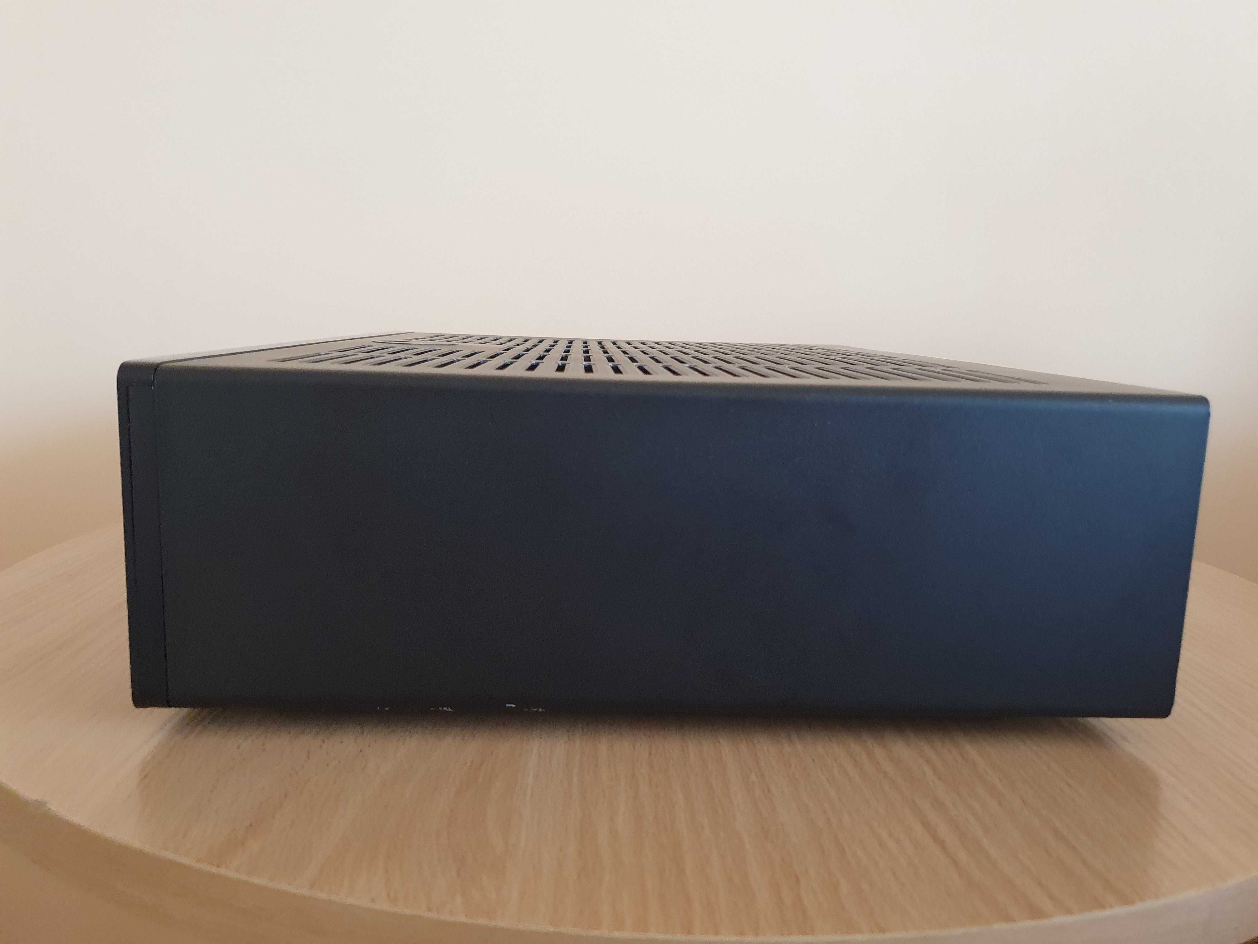 Cambridge Audio Topaz SR10