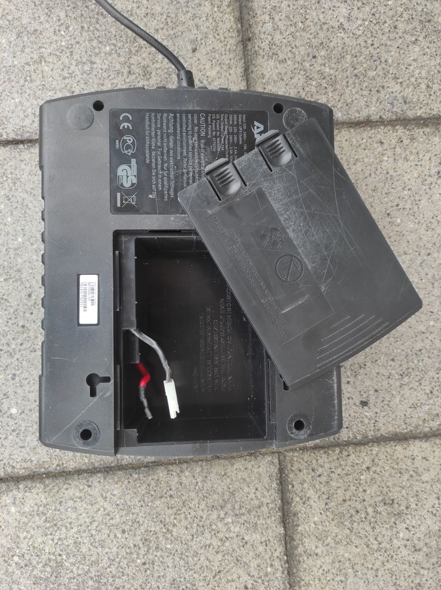 UPS APC-700 nowa bateria jako opcja