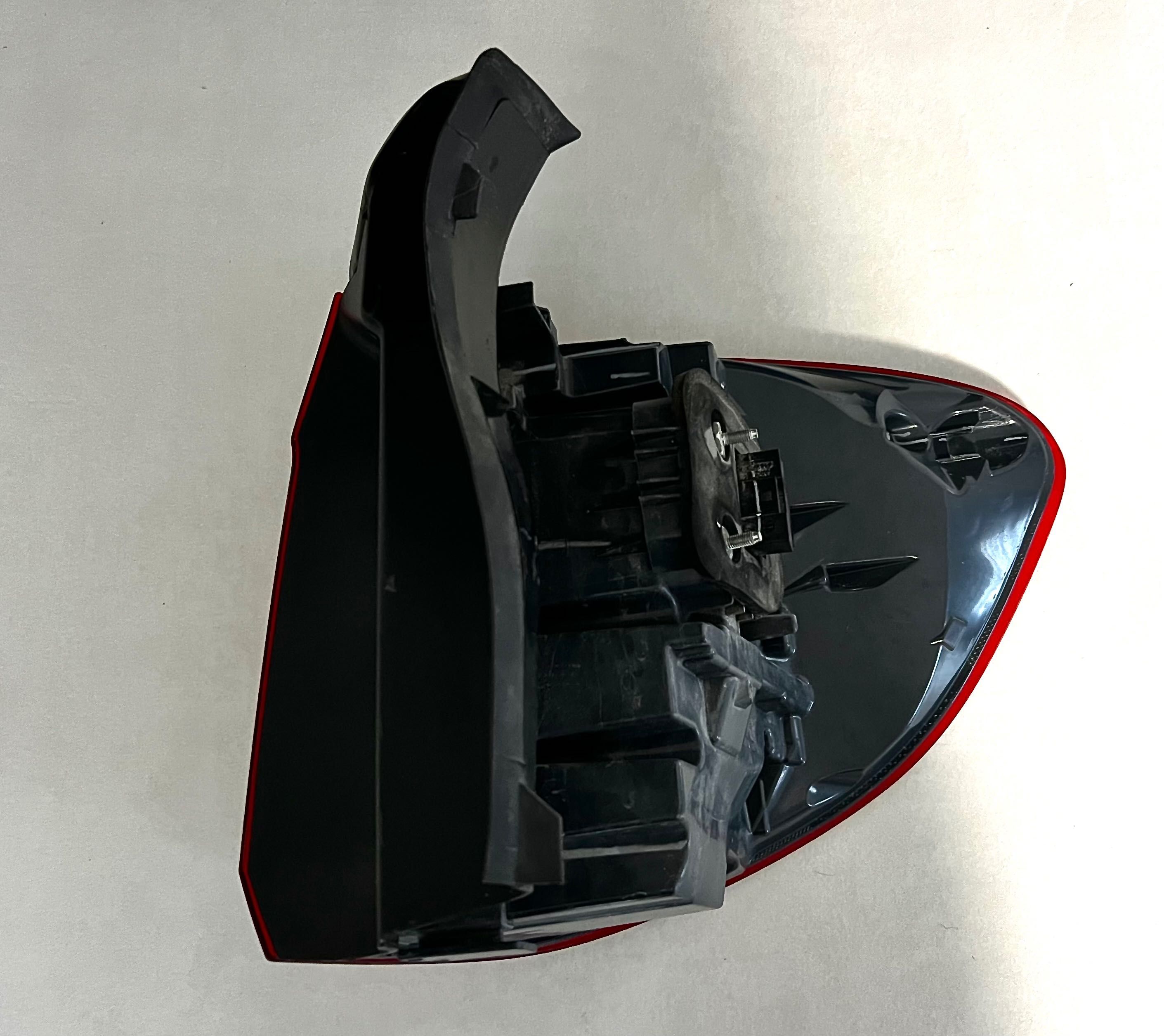 Задні ліхтарі для BMW F15
Оригінал
Відмінний стан
США