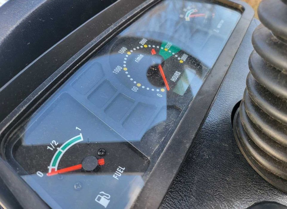 Мінітрактор Скаут XT 244: 24 к.с., 3-циліндровий, Повний Привід 4х4