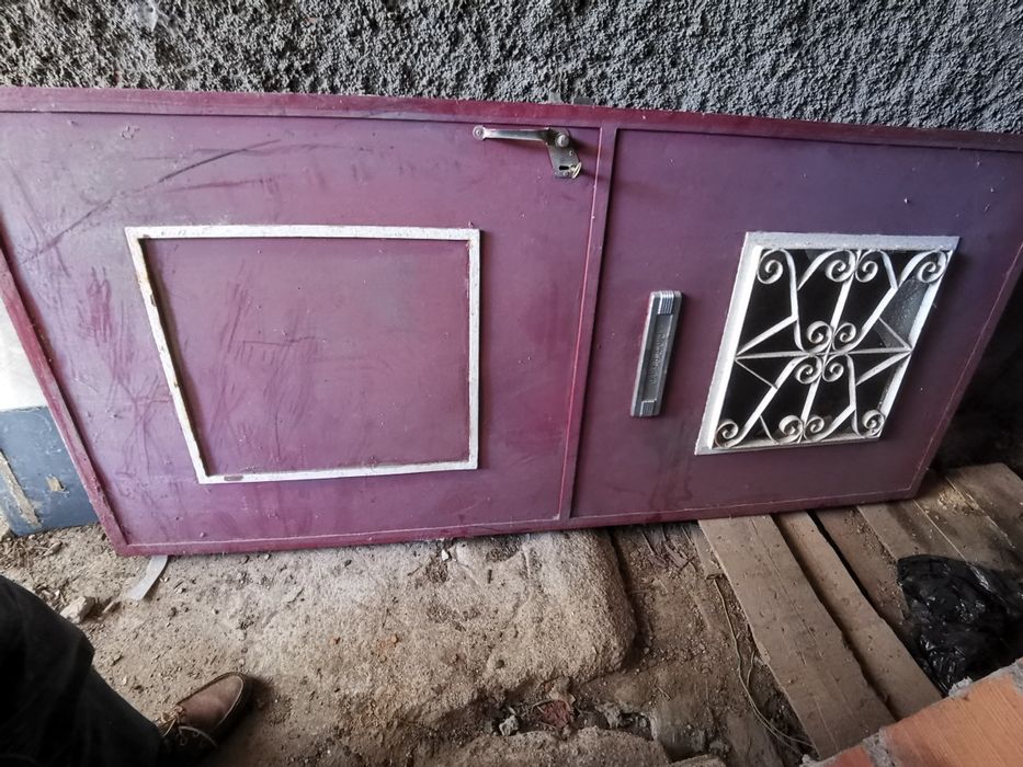 Portas em ferro em bom estado