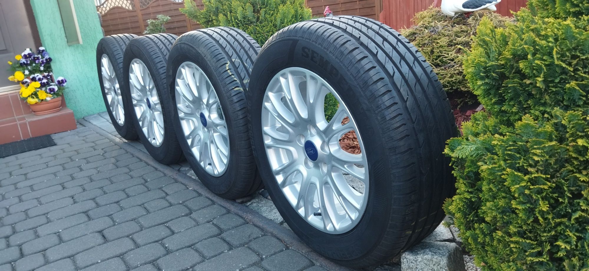 5x108 16 Cali Alu 215/55/16 Ford Mondeo S-Max Focus C-Max