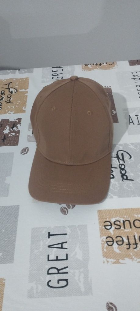Boné castanho da Kiabi
