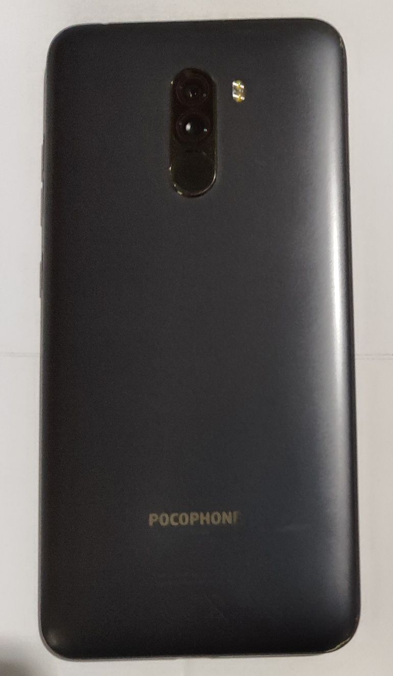 Pocophone F1 6GB/64Gb usado