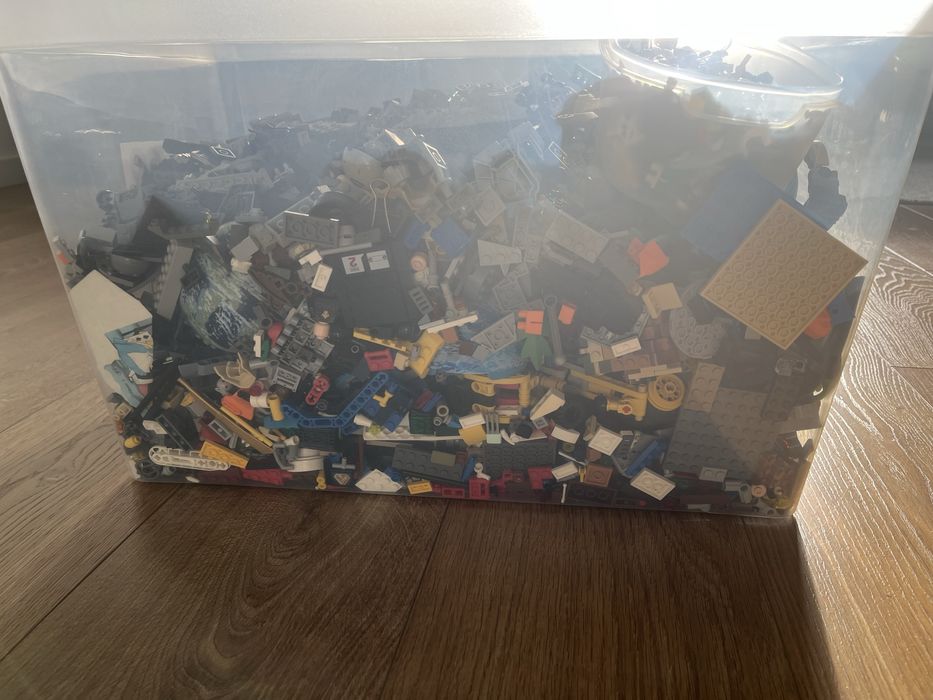 Mix kolckow lego z figurkami 11.3 kg