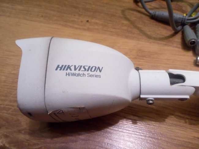Kamera Hikvision DS-7208HGHI-SH       2szt