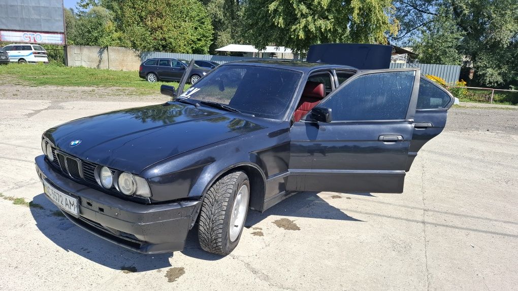 Продаю срочно 1800 + торг.