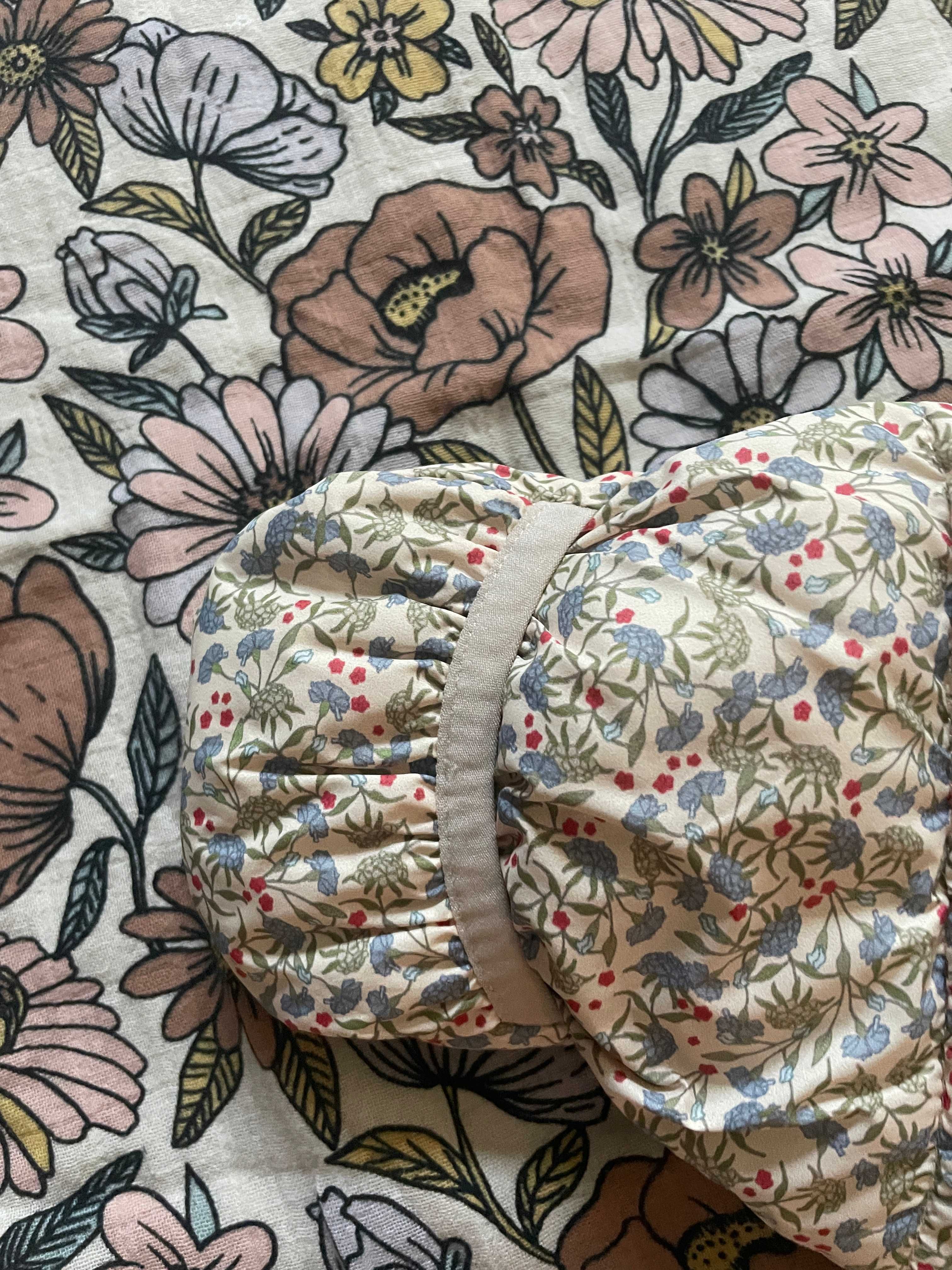 Kombinezon śpiwór niemowlęcy do wózka KongesSlojd nuka jardinde fleurs