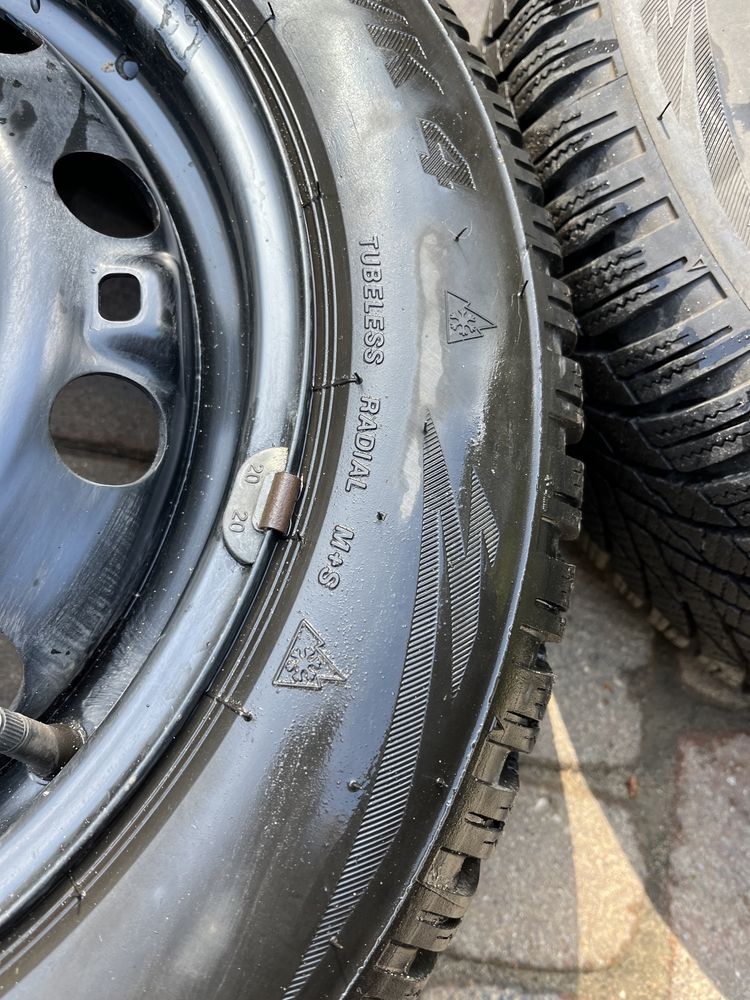 Opony zimowe Firestone Winterhawk 4 185/60 R15 + felgi 5x100 jak nowe