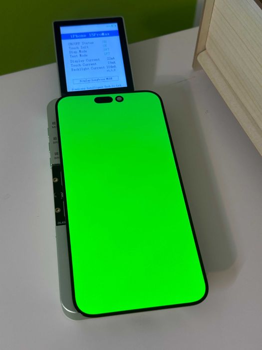 Oryginalny wyświetlacz Apple iPhone 15 Pro Max + górna taśma FVAT