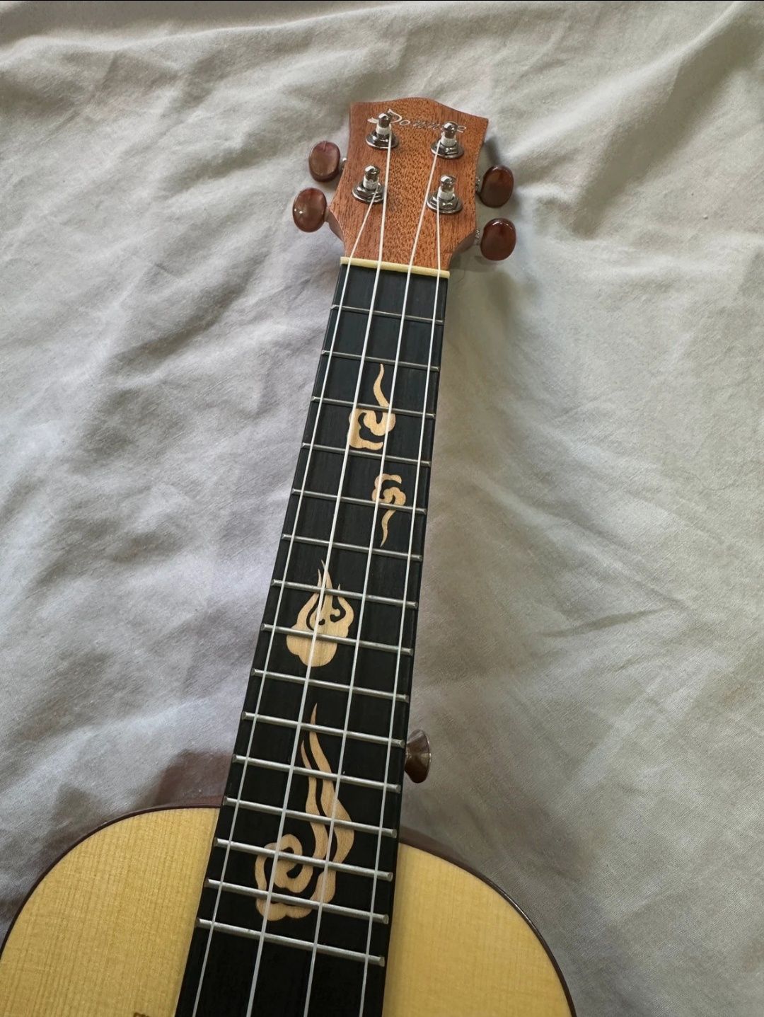 Ukulele soprano donner + extras NOVO