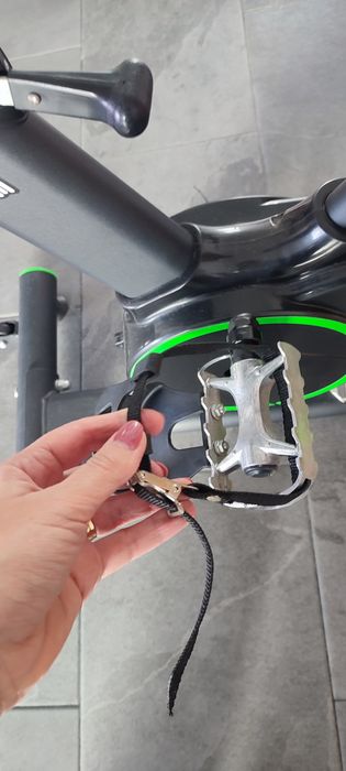 Bicicleta estática BODYTONE DS06