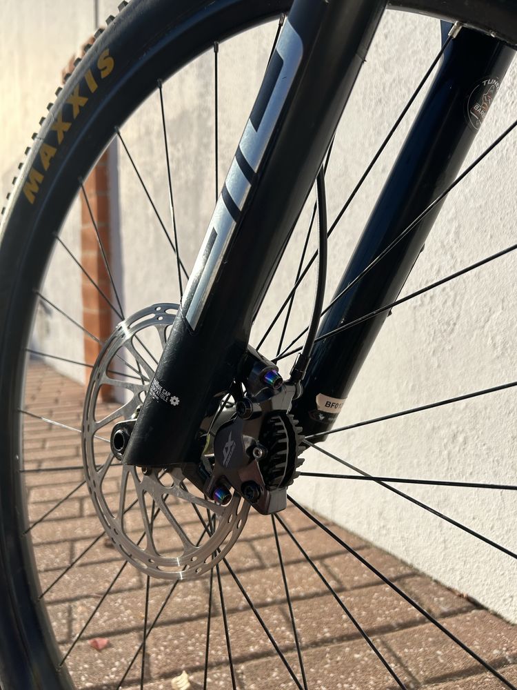 Scott Spark WC RC Sram AXS edição limitada Nino Schurter