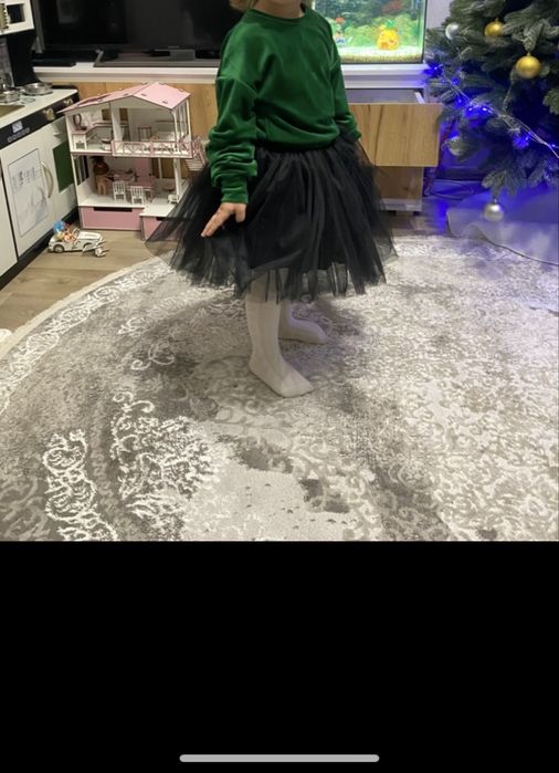 Кофта,неймовірно гарна на дівчинку