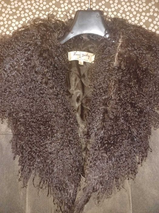 Casaco vintage comprido todo em pele forro almofadado da René Derhy