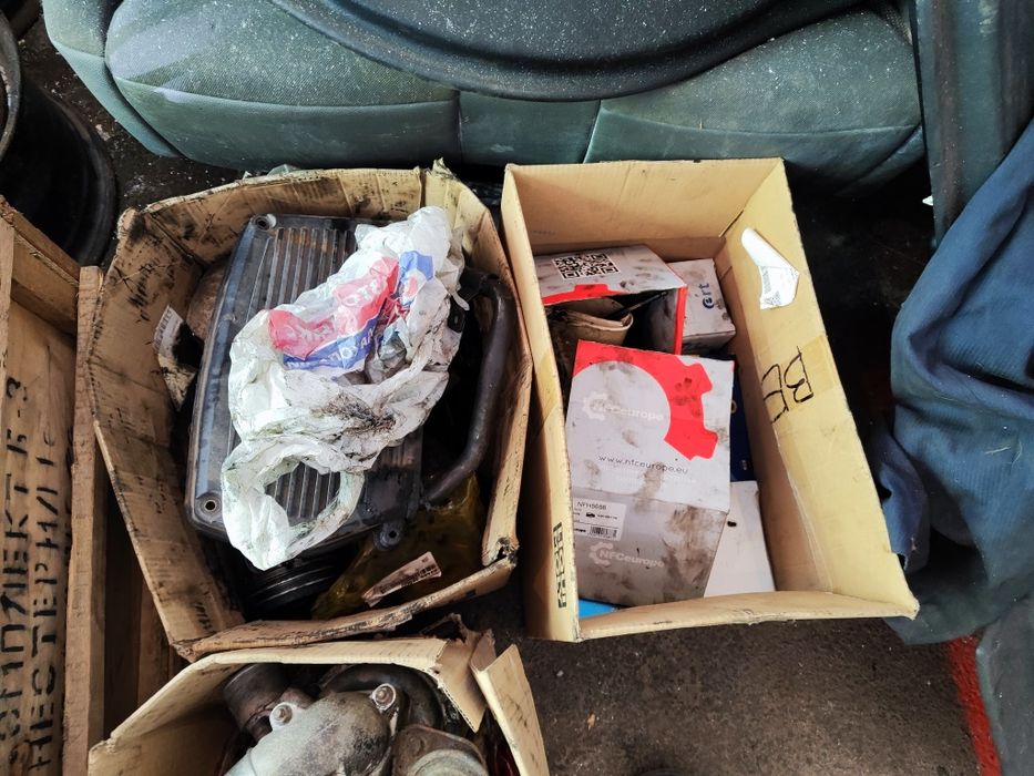 Двигун по запчастинам Хюндай Теракан 2.9