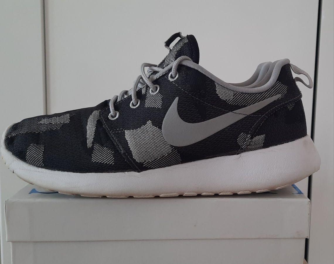 Buty NIKE Roshe do biegania rozm. 37,5