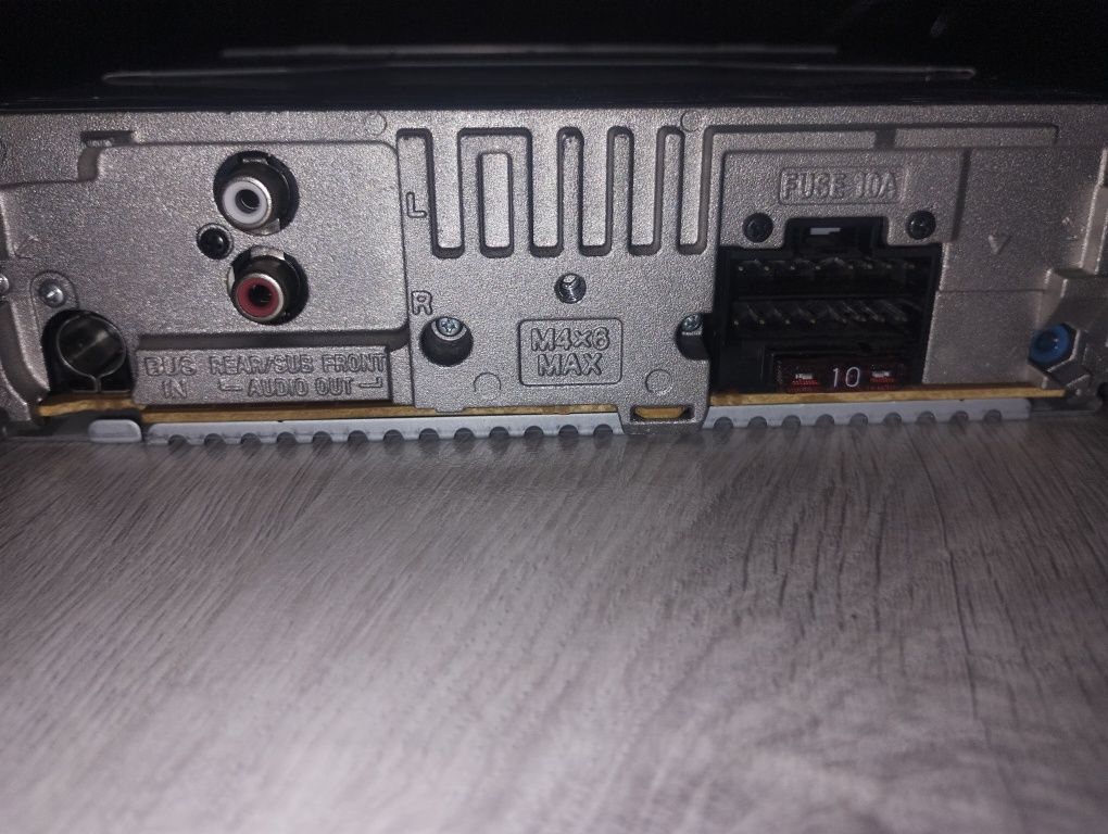 Продам автомагнітолу SONY CDX-GT25