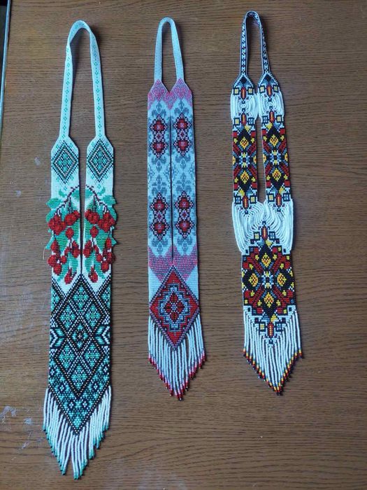 Прикраса з Чеського бісера