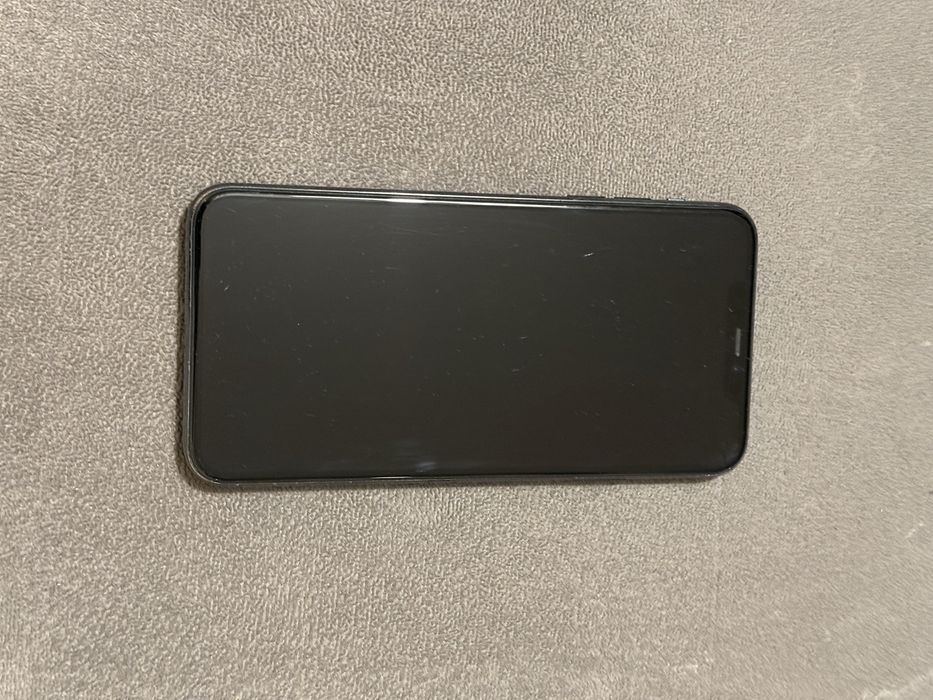 iPhone 11 Pro Max – 64GB – Bom Estado Geral