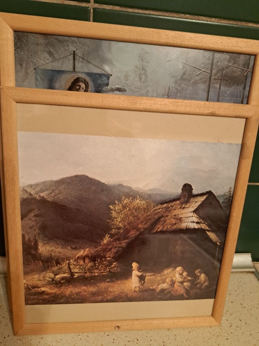 3 obrazki w drewnianych ,szklanych ramkach