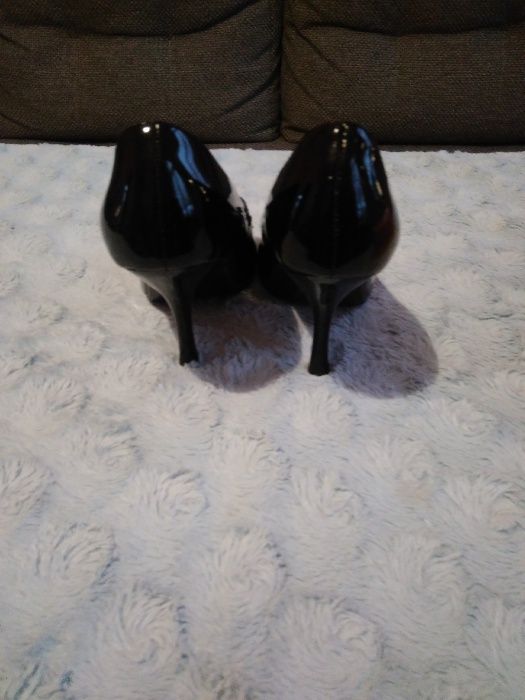 obuwie damskie wyjściowe