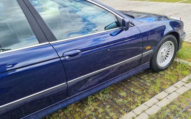 BMW Seria 5 E39 Sedan 520i 150KM 1997r., kolor montrealblau metallic