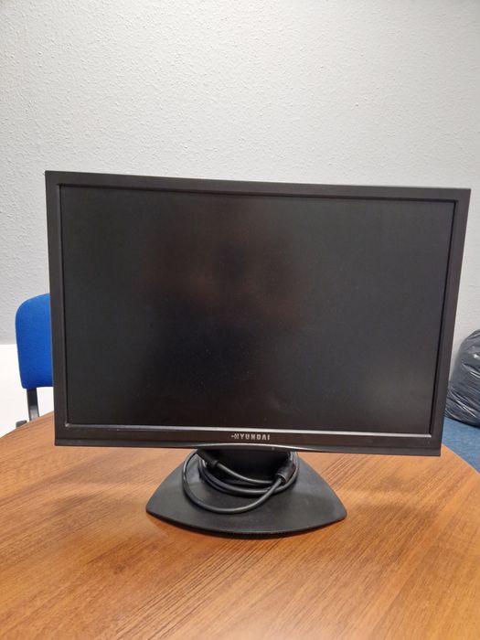 Monitor LCD Hyundai X224W