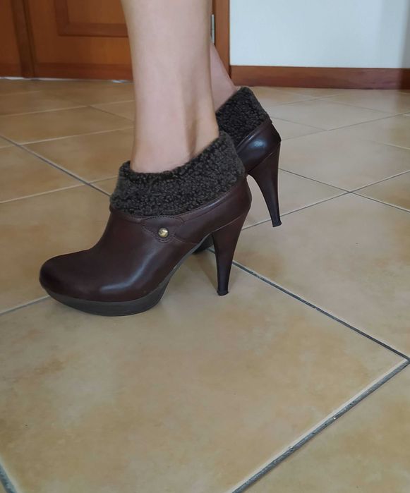 Botins de salto alto compensado, pele genuína castanho escuro, tam.39