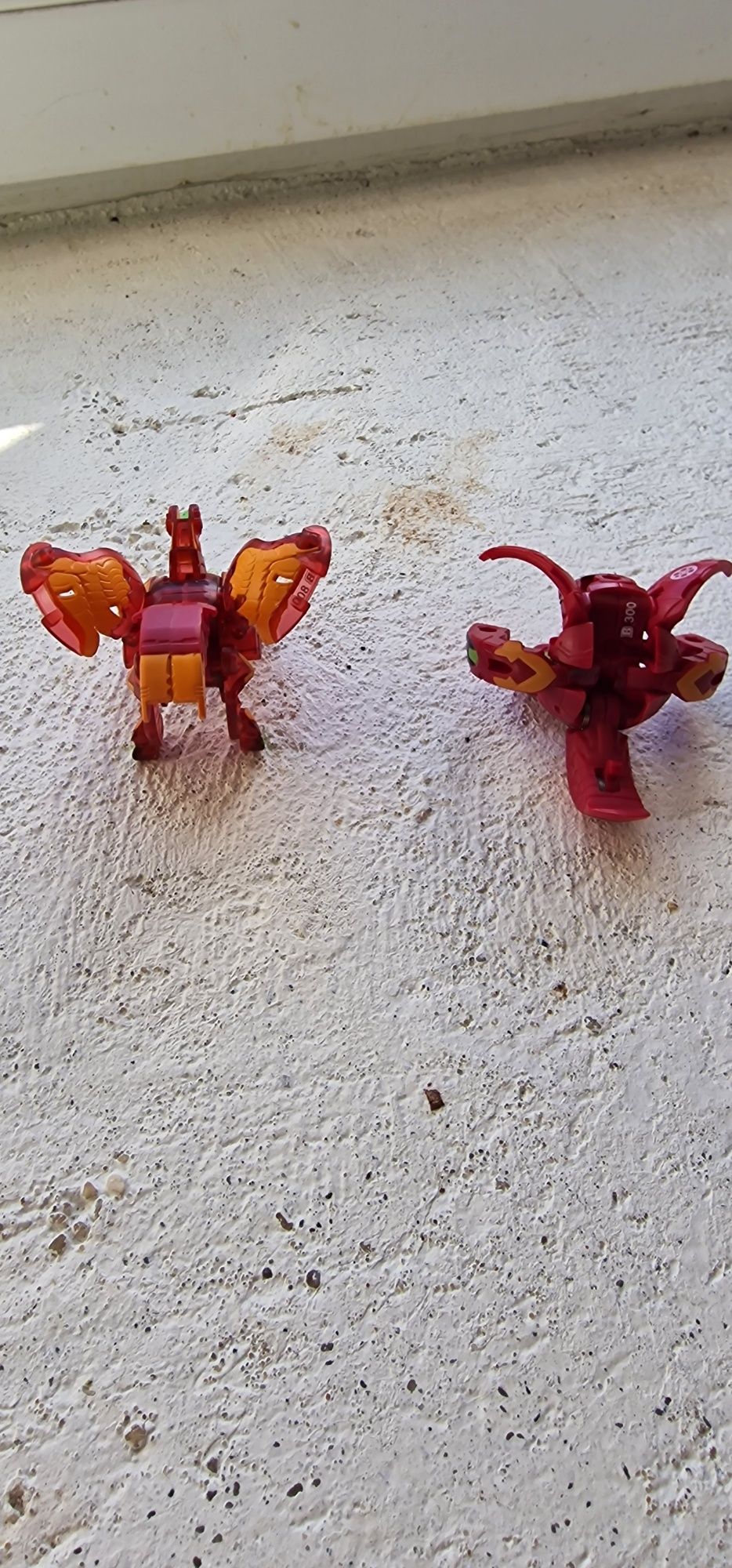 2 czerwone bakugany