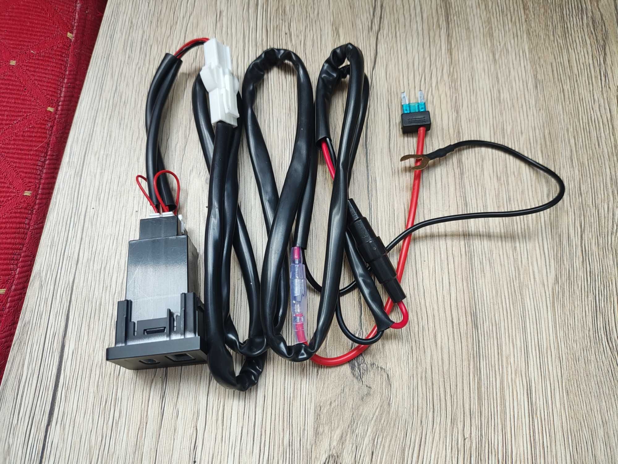 Ładowarka samochodowa Szybka QC3.0 Typ-c USB Adapter Gniazdo interfejs
