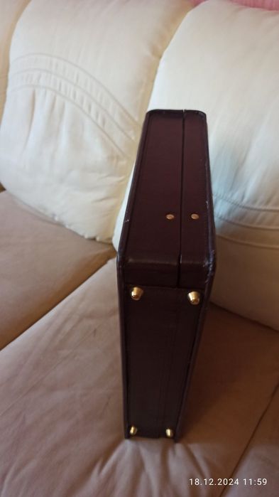 Портфель-дипломат из натуральной кожи