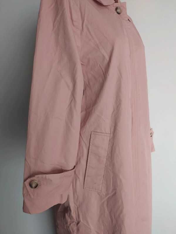 Długi różowy płaszcz trencz Reserved 38