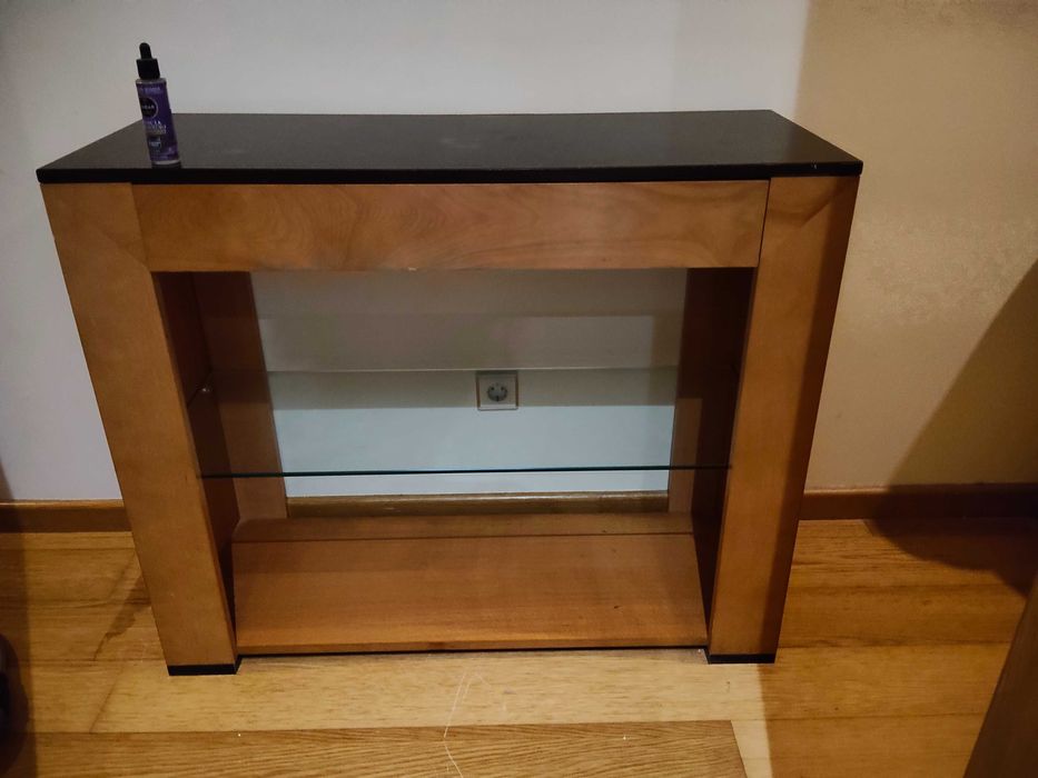 Móvel de entrada ou sala, com gaveta e prateleira em vidro