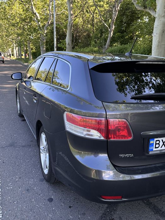 TOYOTA AVENSIS 2011р. 2.2 дизель від власника