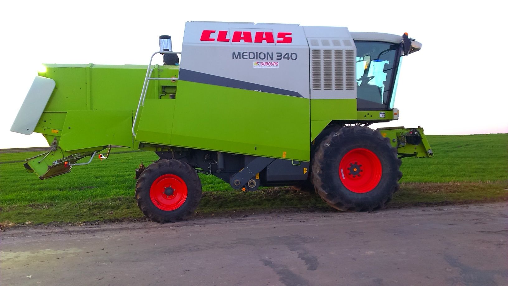 Комбайн зернозбиральний Claas medion 340