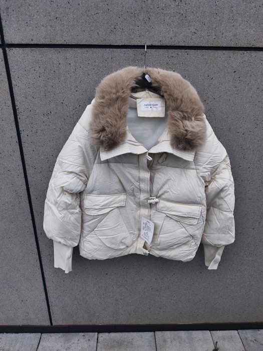 Kurtka zimowa damska ocieplana kremowa biała z futerkiem