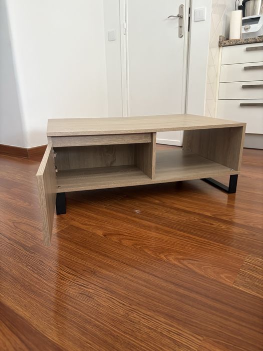 Mesa de centro em madeira c/ pés metal