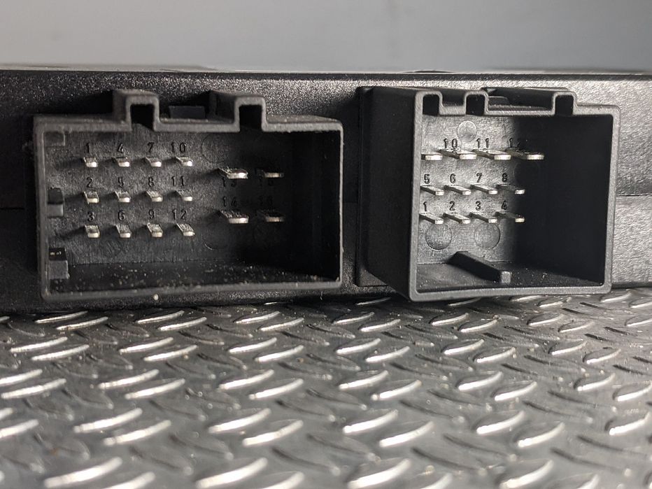 Блок фаркопа Вольксваген Touareg 2007-2010 GP модуль Туарег Розборка