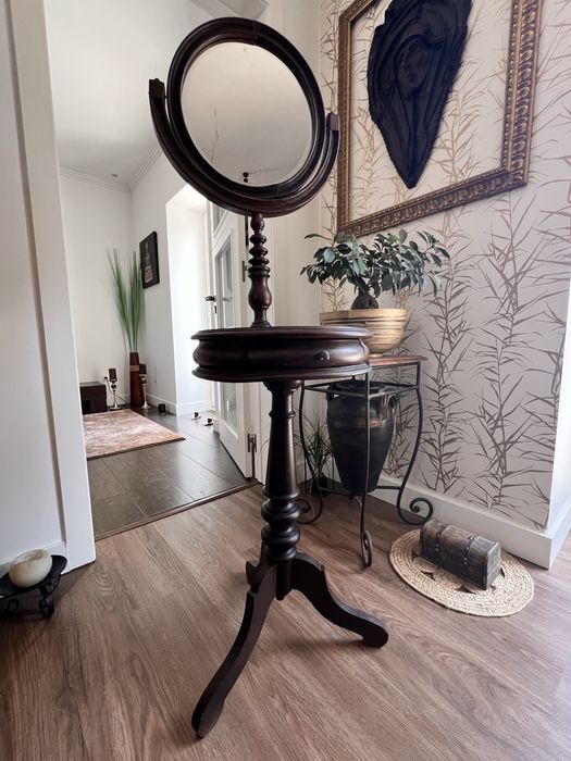 Lindo espelho vintage.Epoca Vitoriana 1820