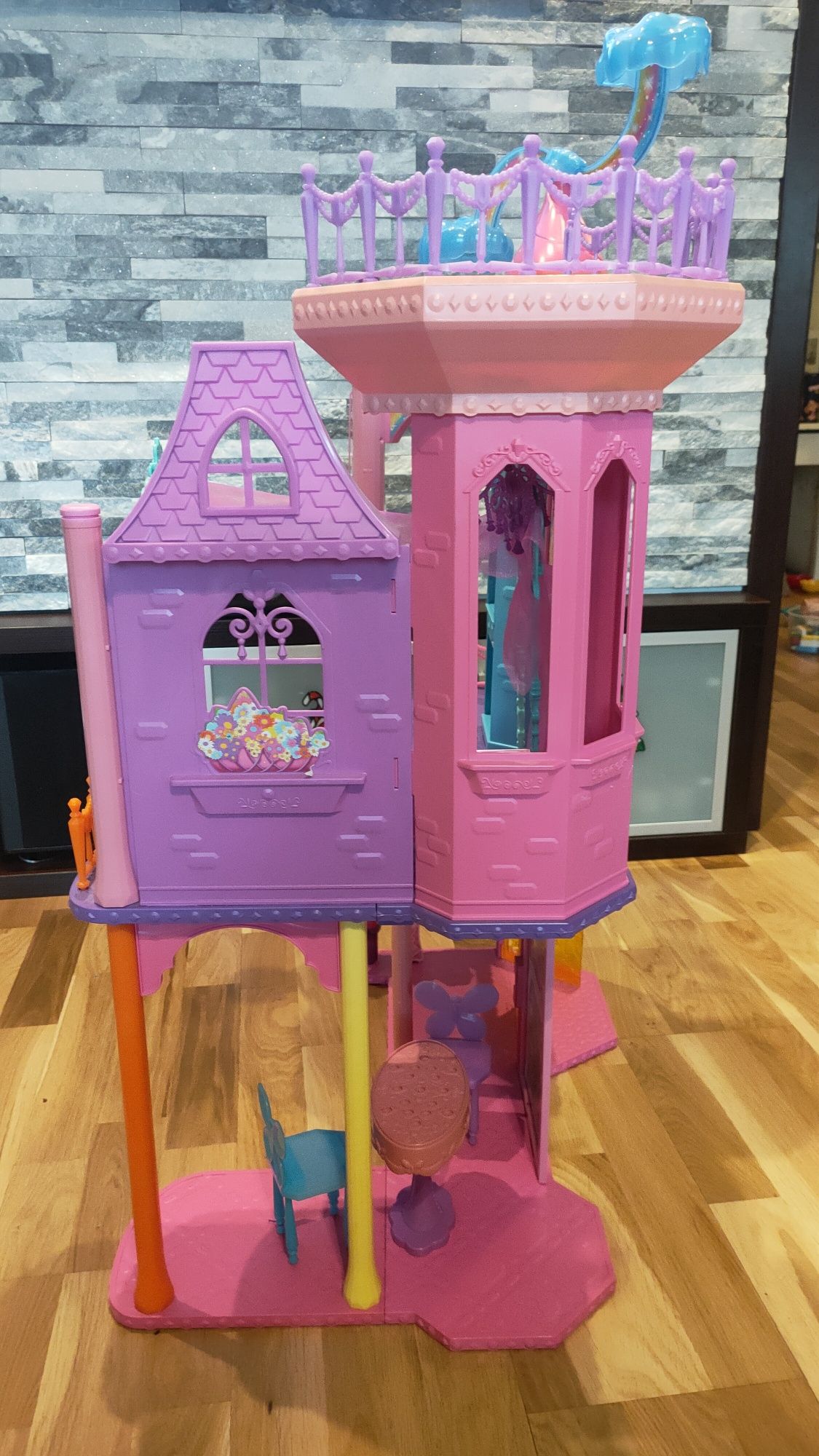 Barbie tęczowy pałac dreamtopia Mattel Czarodziejska karoca