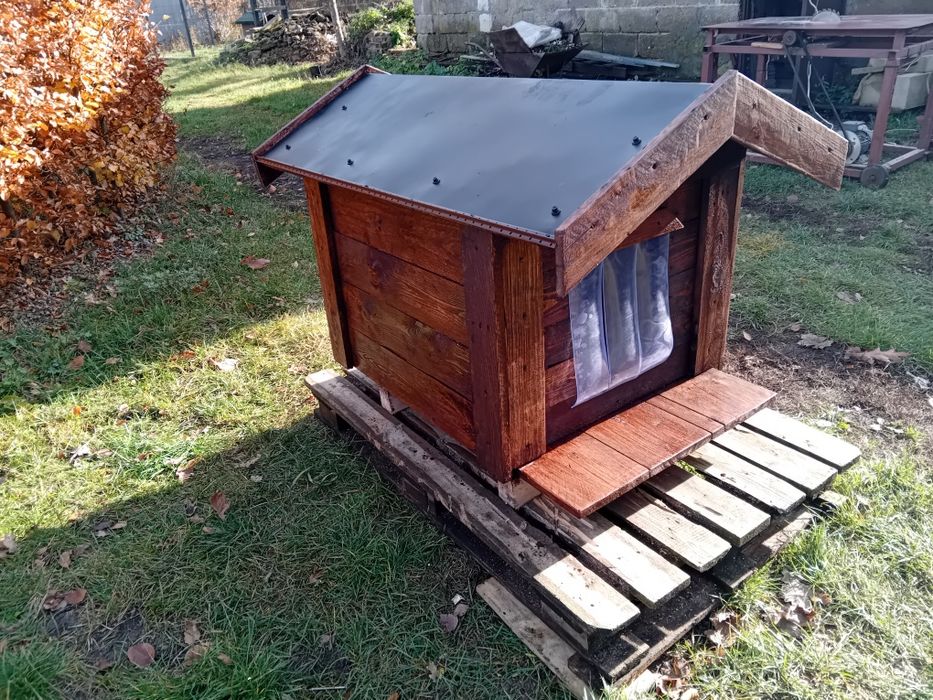 Buda dla psa docieplona.Długo 85cm.Szer73cm.Wys77cm.Dłu daszku 77.