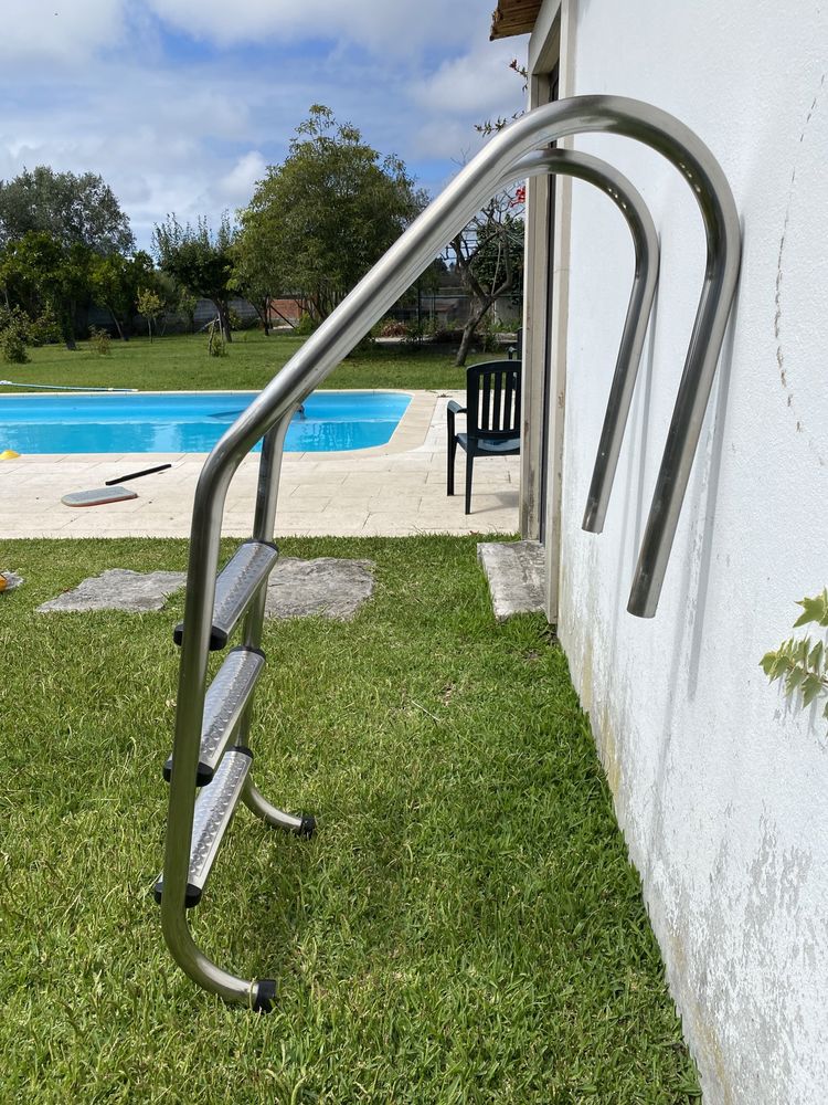 Escada para piscina com 3 degraus em Inox