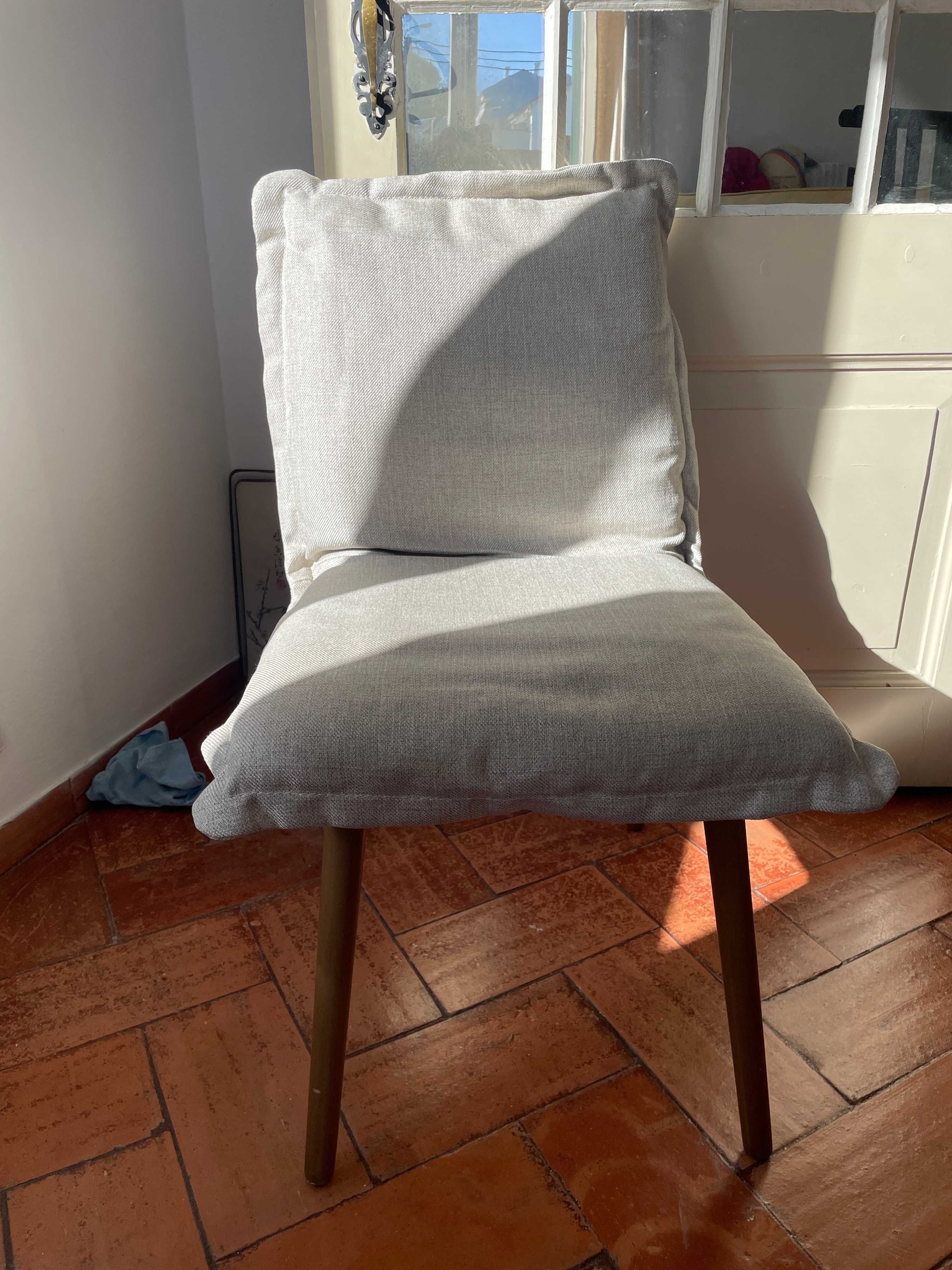 cadeira acolchoada IKEA