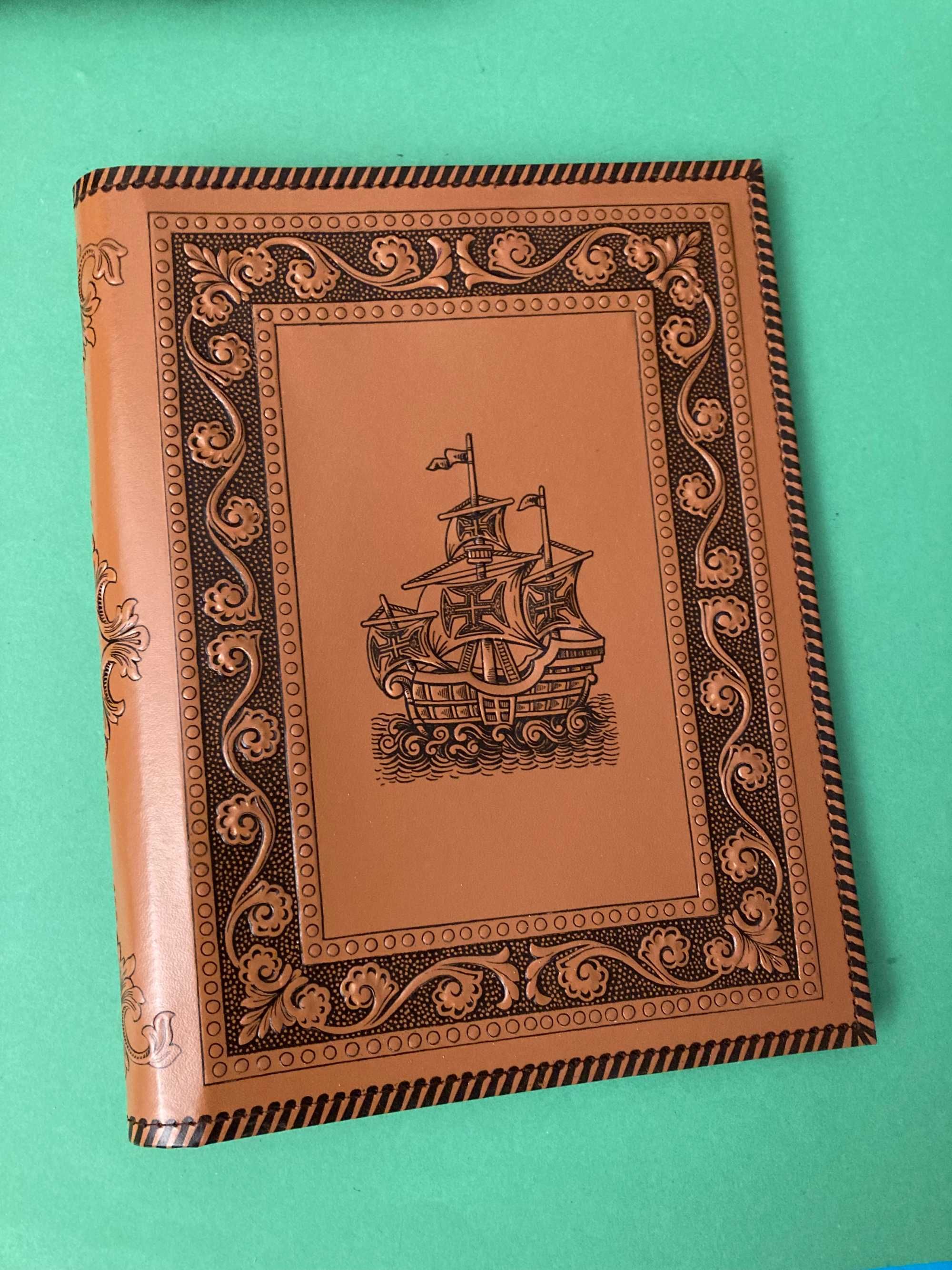 Capa Escolar Couro Caravela da Ambar Anos 50/60