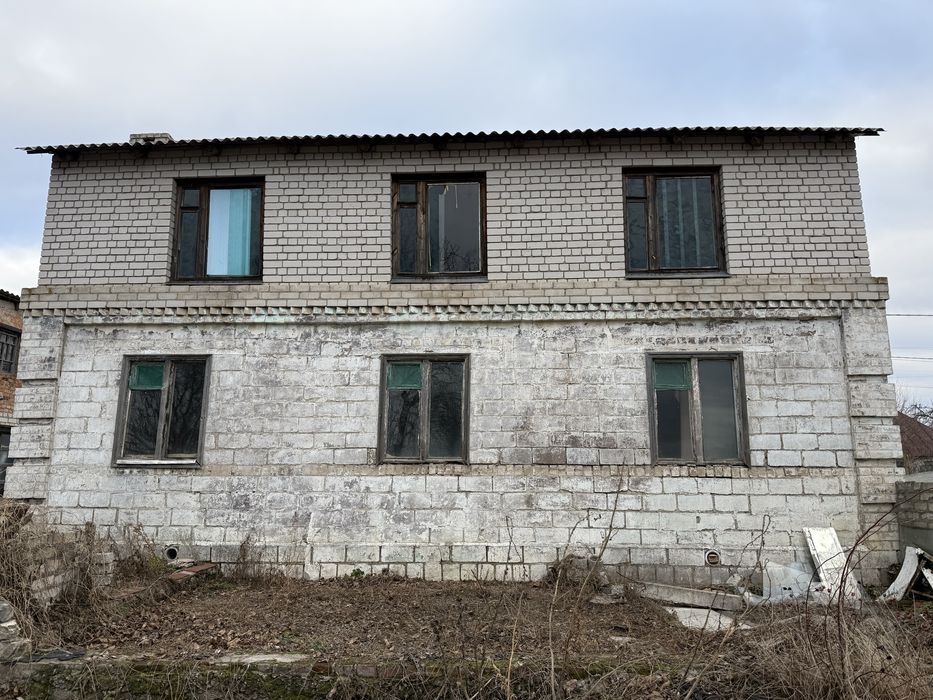 Продам дом с постройками
